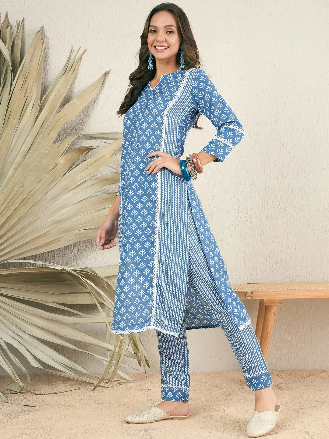 Blue & White Ethnic Motifs Printed Gotta Patti Regular Straight Kurta With Trousers