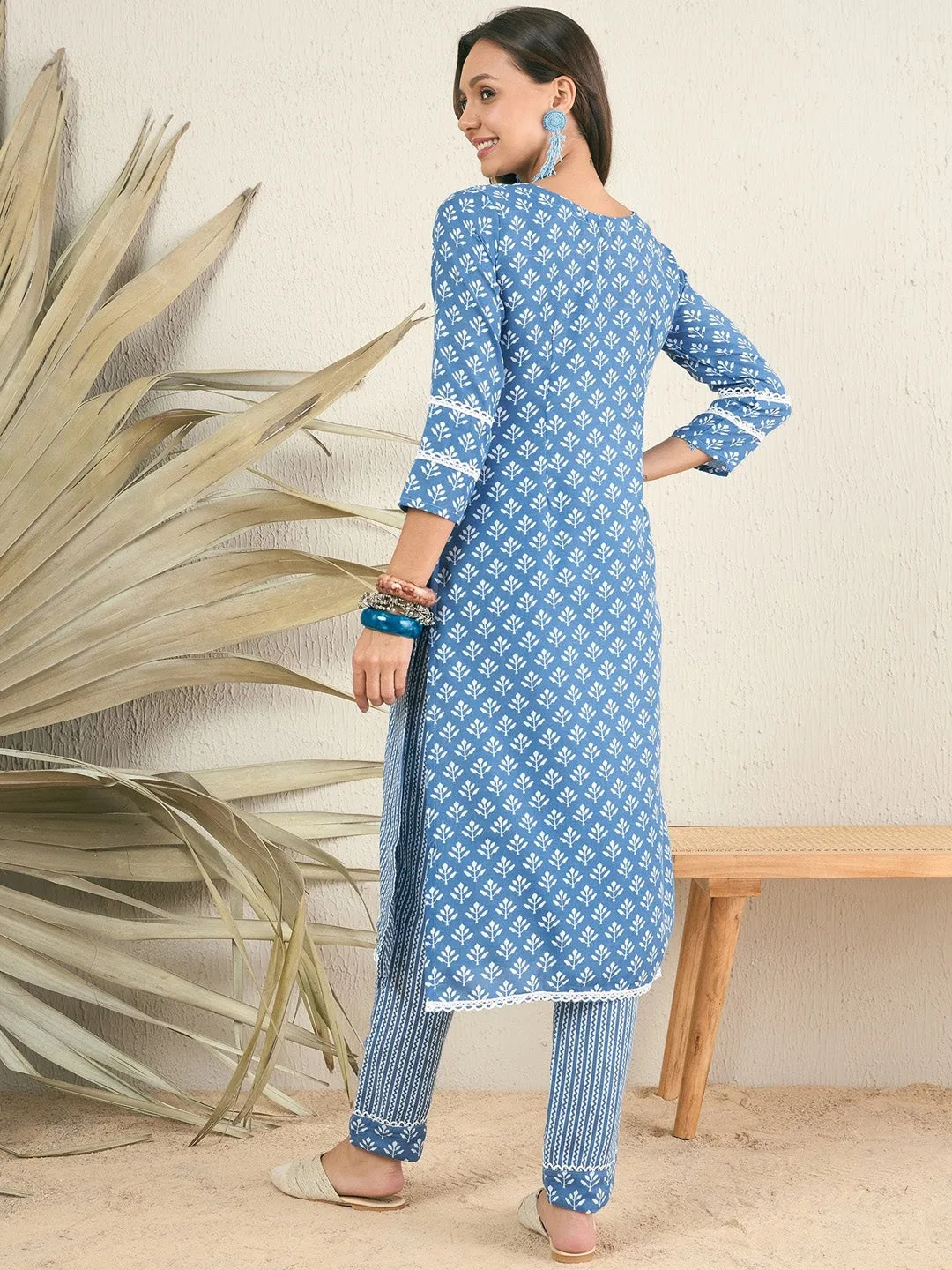 Blue & White Ethnic Motifs Printed Gotta Patti Regular Straight Kurta With Trousers