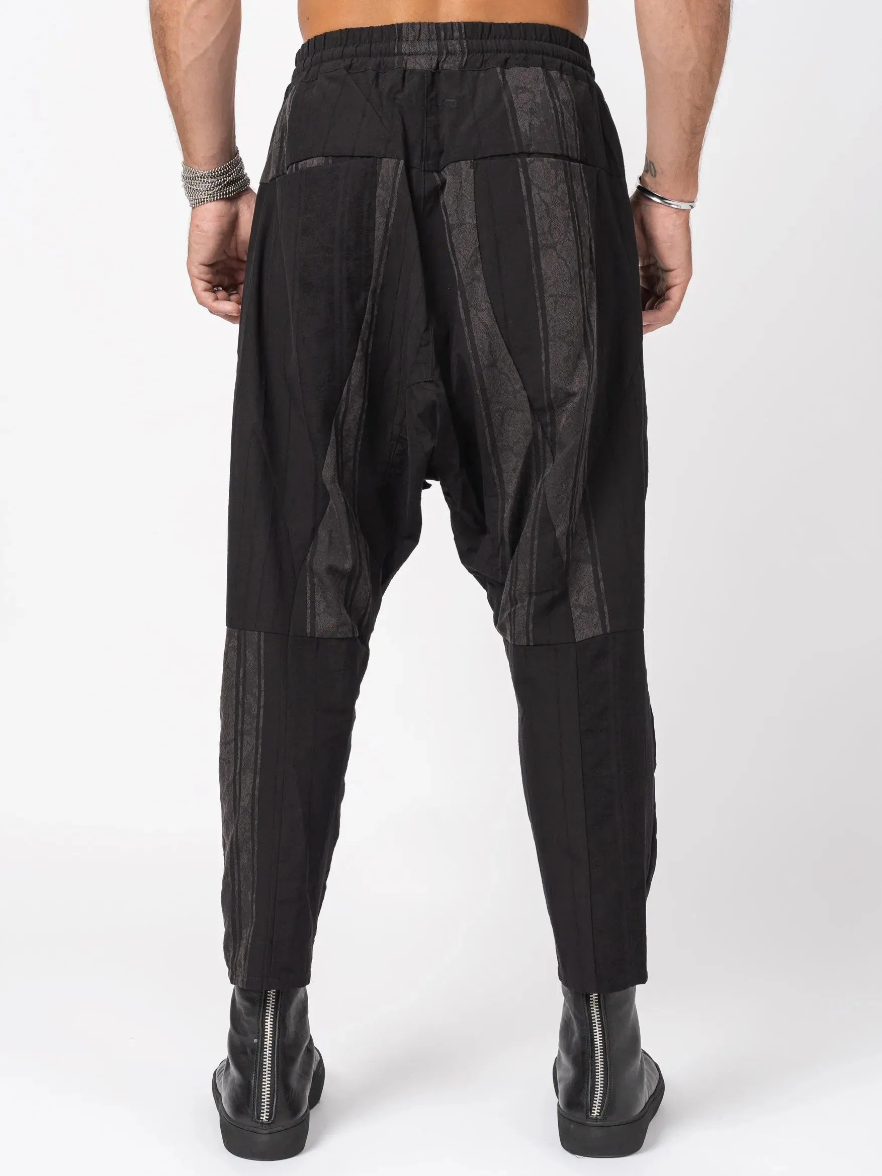 D.HYGEN Crack Random Stripe Cropped Pants