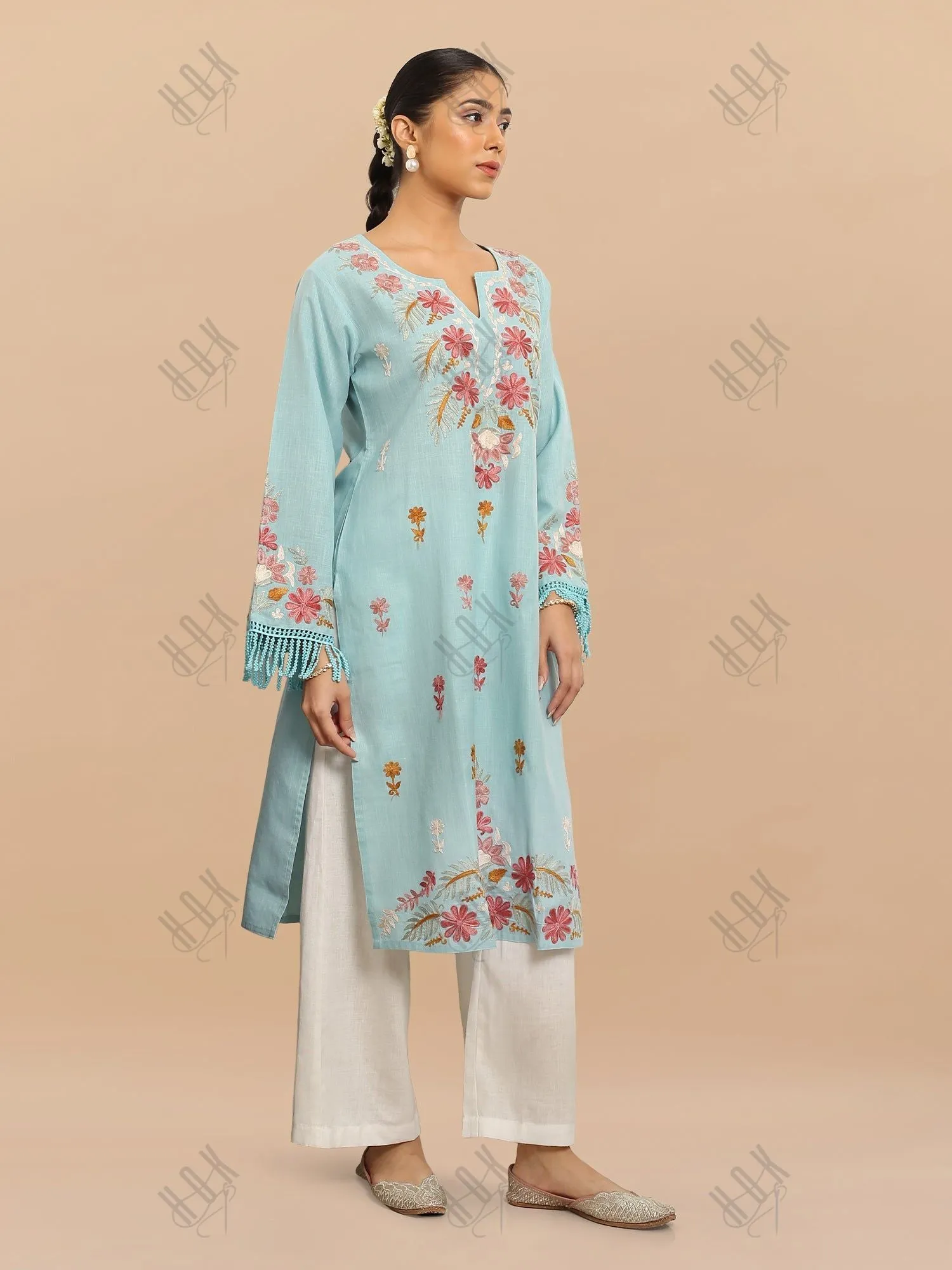 Kaushiki in Falak Kashmiri Long Kurta - Blue